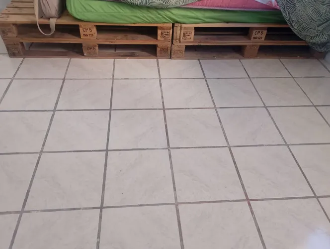 Paletes com colchão solteiro