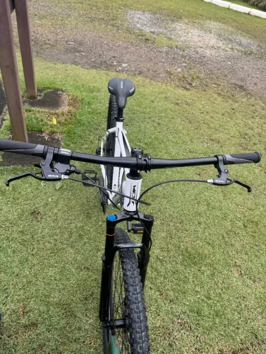 Bicicleta MTB West aro 29, com apenas 1 semana de uso
