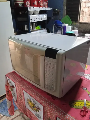 Microondas 31Litros Eletrolux MEF41