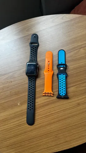 Apple Watch 3 série Nike com pulseiras extras R$600,00
