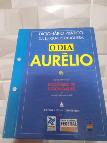 Dicionário Aurélio.