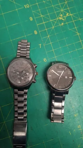 Par de relógios fossil 