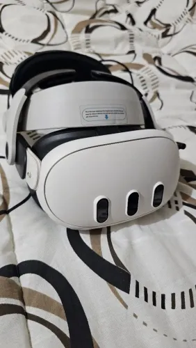 Vendo Meta Quest 3 128GB + Head Strap BoboVR com Bateria + Completo + Carregador Duracell