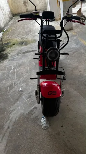 Vendo escuter com menos de 200 km rodados