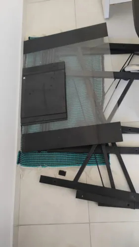 Cadeira 1, cadeira  2, cadeira de escritorio 3, Pia de inox com armario, prateleira e mesa