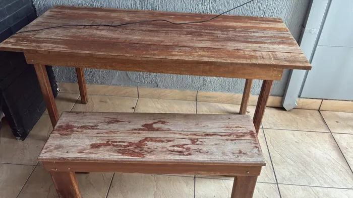Mesa e banco madeira