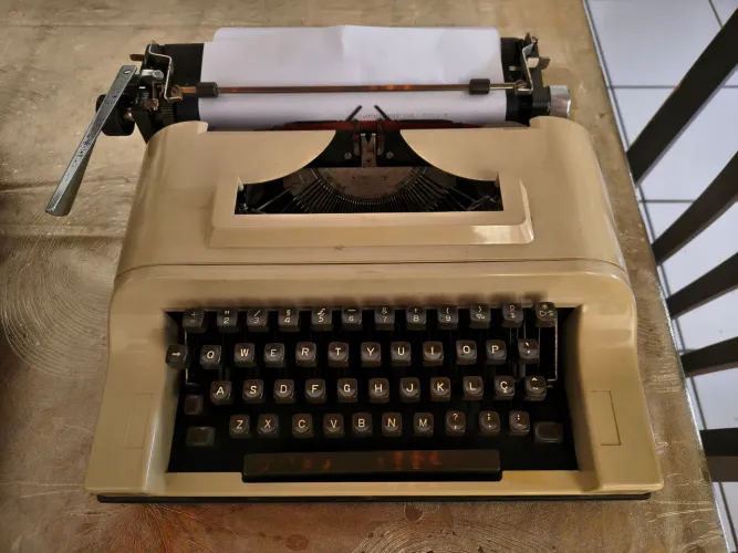 Máquina de escrever-datilografia 100% colecionador