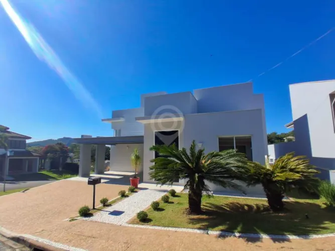 Casa em Condomínio : / Residencial / Parque das Laranjeiras