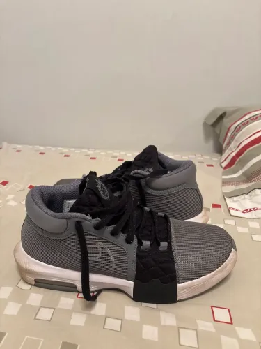 Tênis basquete/vôlei lebron witness 8 TAM 43