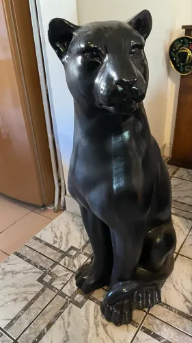 Peças em cerâmica e resina