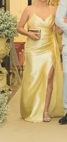 Vestido amarelo manteiga