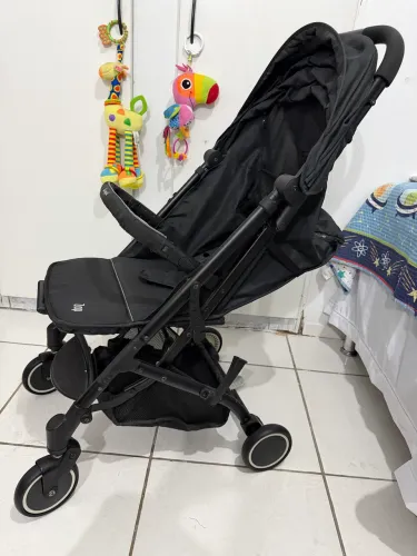 Carrinho Burigotto Zap - Leve, Compacto e Fecha com Uma Mão!