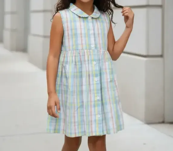 Vestido em poliester, Tam 8- 9 anos.