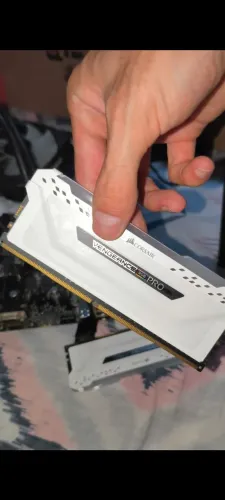 Memória Ram Corsair Vengeance RGB Pro 2x8gb 16Gb
