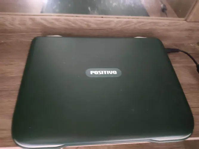 VENDO NETBOOK POSITIVO NOVO, SEM USO