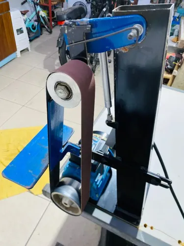 lixadeira de cinta 1hp 1000x50 127/220v cutelaria (Apenas RJ)