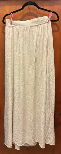 Saia longa com bolsos