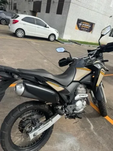 Vende-se XRE 300 Honda 2023