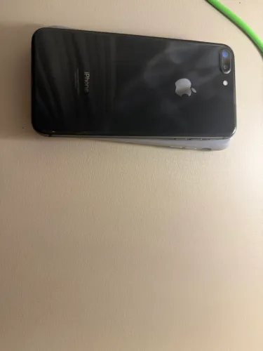 iPhone 8 Plus