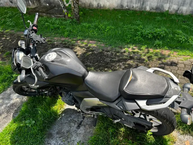Yamaha Fazer 250 ABS 2023 - 22.000 km - Revisada na Concessionária