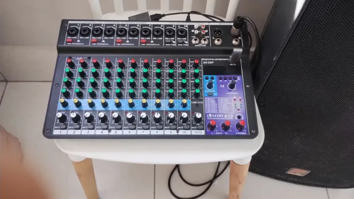 Vendo mesa analógica Verde 12 canais XLR e p10
