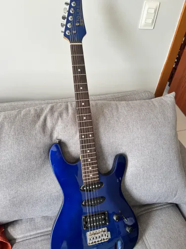 Guitarra Golden Super Stratus HSS