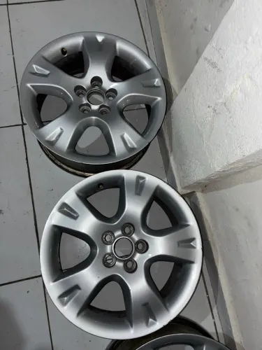 Rodas aro 16 seminovas Corolla