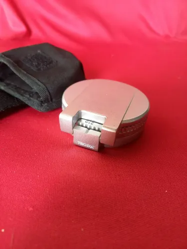 Vendo bussola Troika. Item usado em exposição
