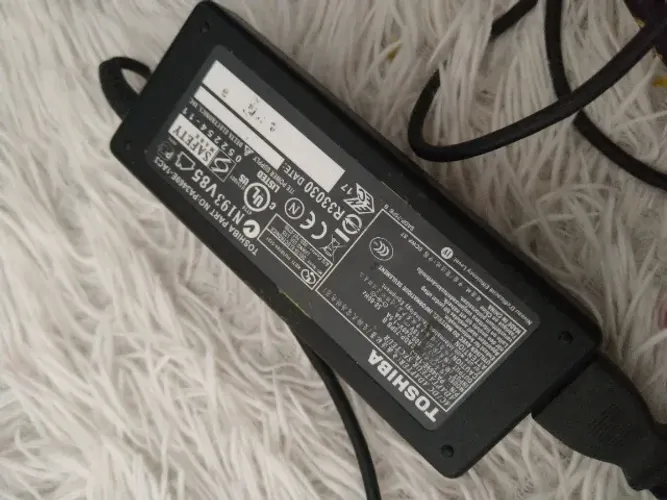 Fonte Carregador Notebook Toshiba