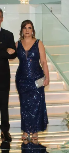 Vestido azul marinho bordado em paete