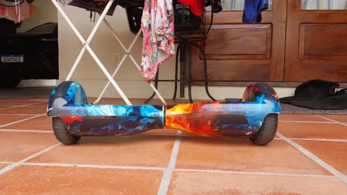 Hoverboard com cadeira de suporte