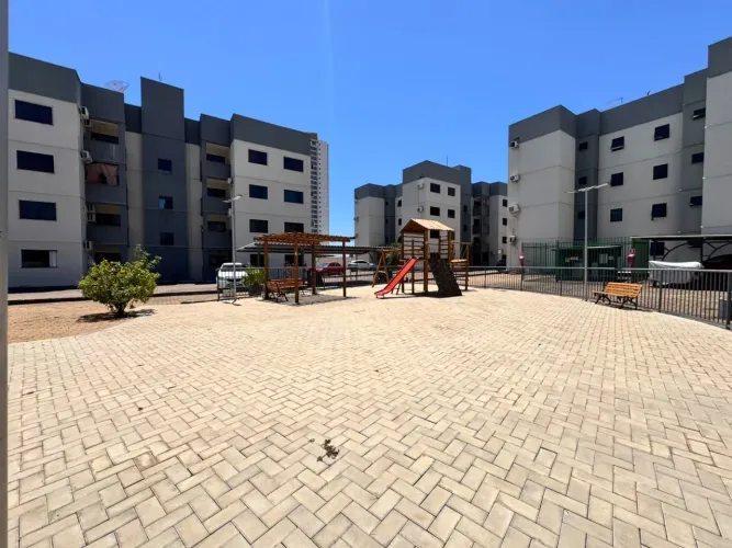 Apartamento primeiro andar na 806 sul