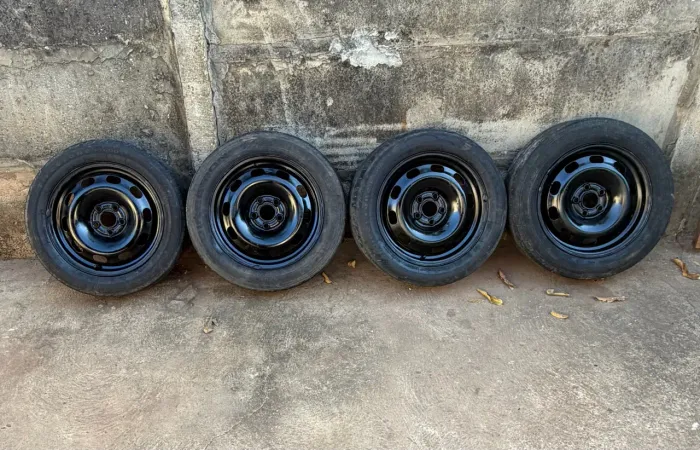 Rodas aro 15 5furos com pneus meia vida