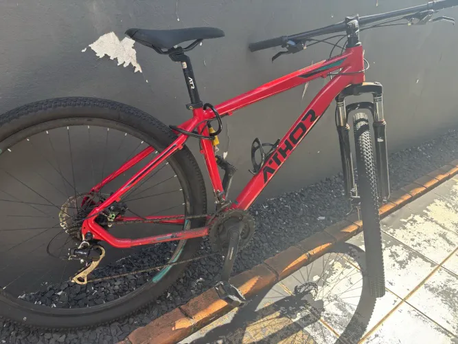 Vendo bicicleta mountain bike Athor Android, modelo Aro 29