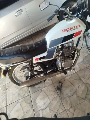 Moto 1987 mosca branca