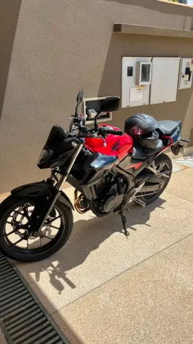 CB 500F vermelha 21/22 VENDO/TROCO por carro