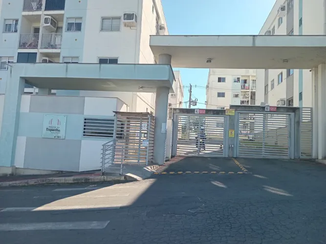 Apartamento (Padrão), com 3 quartos e 1 banheiros à Venda, 70 m² em Criciúma/SC