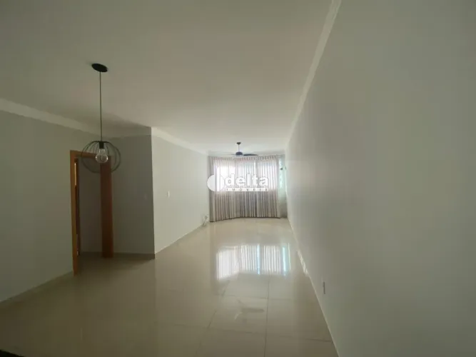 Apartamento com 3 quartos sendo 1 suíte disponível para venda no bairro Tabajaras em Uberl