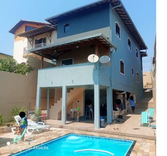 Casa com piscina Bairro Canaã 03 quartos venda