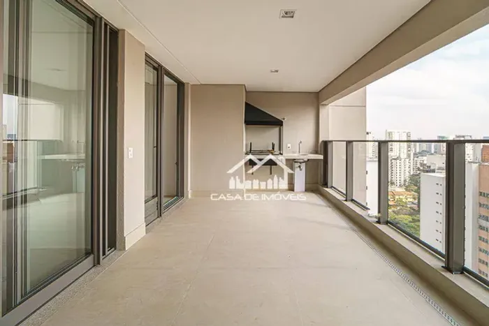 Vende apartamento no Gio Campo Belo. 232m² com 4 suítes.