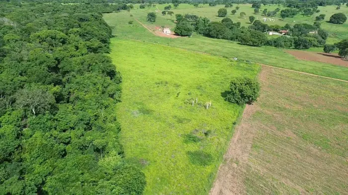Chácara em Hidrolândia.