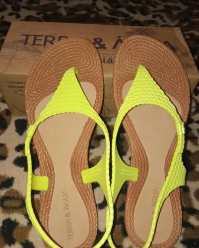 Sandália Terra e Água N.38 NOVA