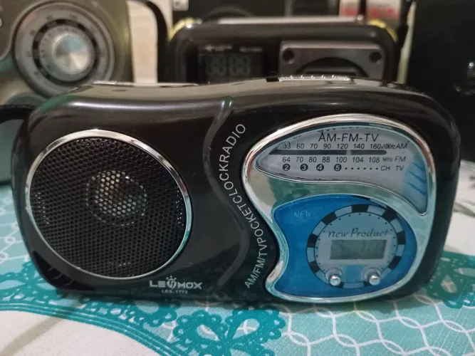 Excelente radinho de pilhas am fm produto novo