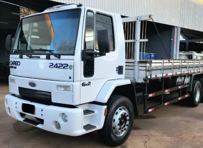 Ford Cargo 2422  Carroceria 