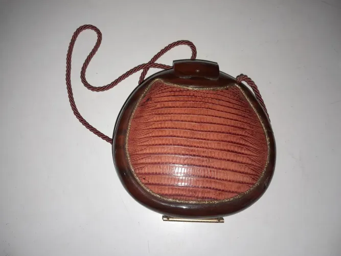 Bolsa de mão em acrílico