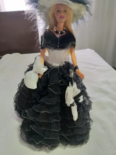 Boneca Barbie de Coleção - Vestido Preto