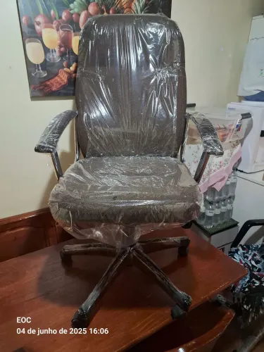 Cadeira semi nova