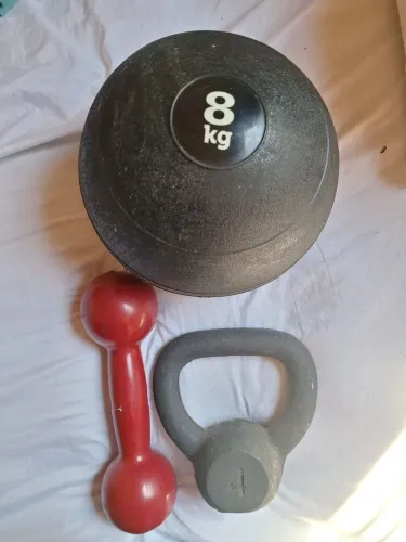 Kit de Academia: Bola, Dumbbell e Kettlebell