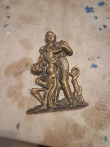 Estatueta de bronze maciço  antiguidade  