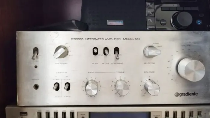 Amplicador Gradiente Model 120